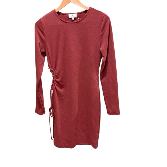 NWT Socialite Side Cut Out Knit Mini Dress in Burgundy Size Medium Clubwear - Picture 4 of 8